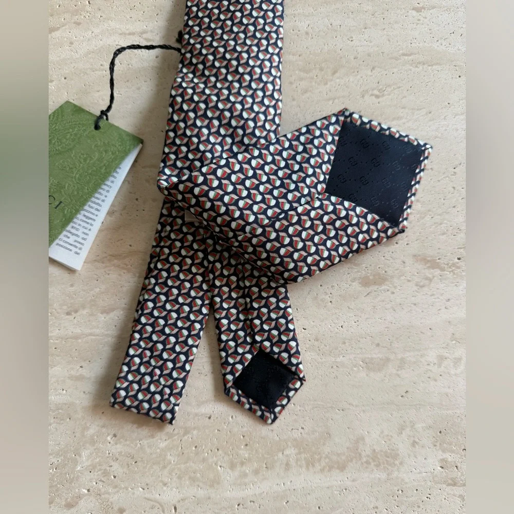 NWT GUCCI INTERLOCKING G BASEBALL HAT PRINT SILK TIE 💝🧢